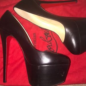 Christian Louboutin Victoria 160 Black